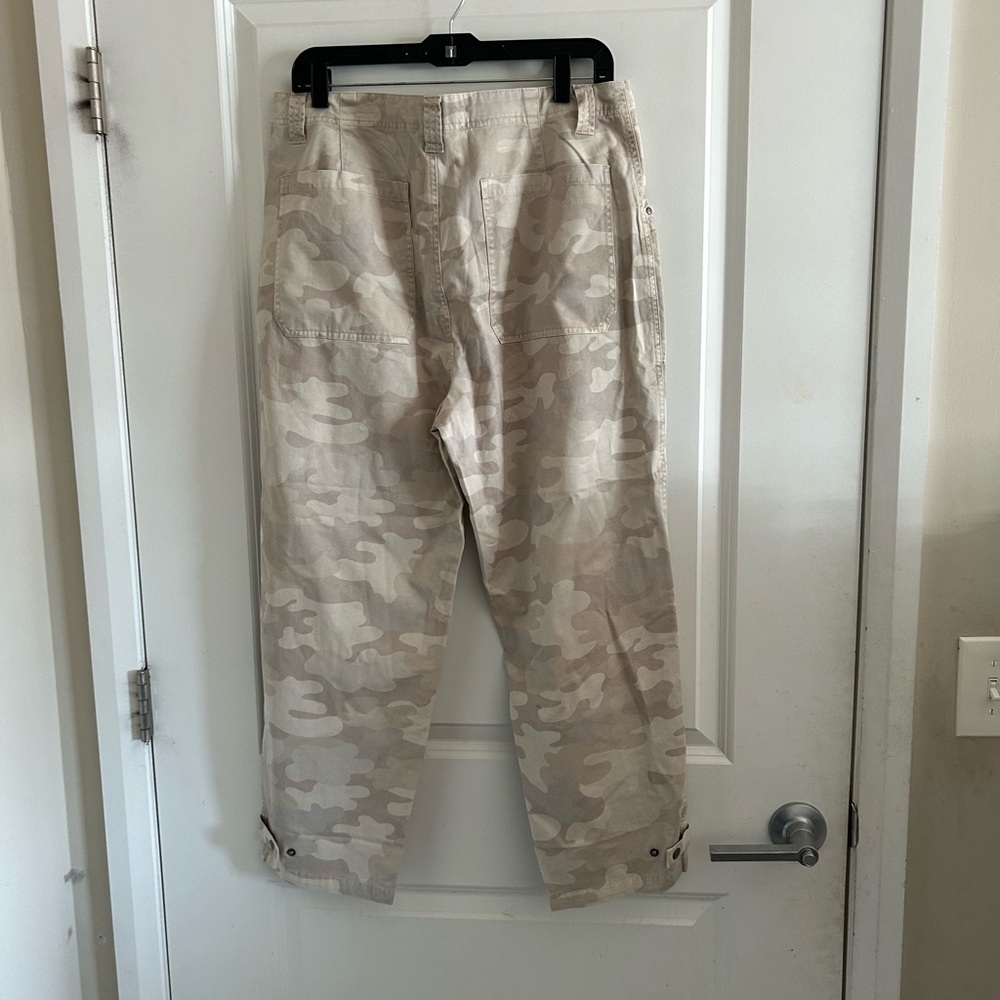 Sundance Cream and Tan Everyday Pants with Logo Tag - Picture 7 of 12